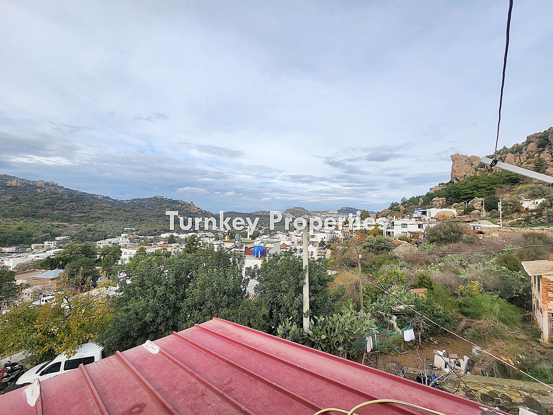 Gündoğan Köyiçi Satılık Kargir Ev Geniş Bahçeli Müstakil Parselli